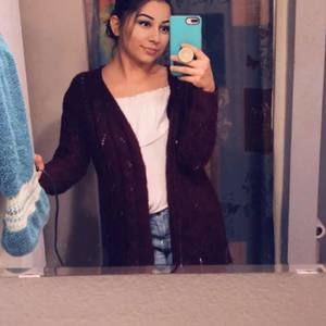 Meet your Posher, Desiree